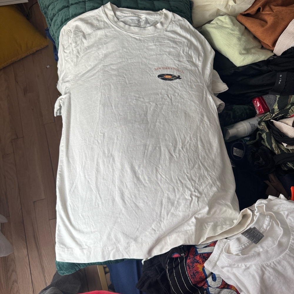 Abercrombie & Fitch Cream Classic Tee